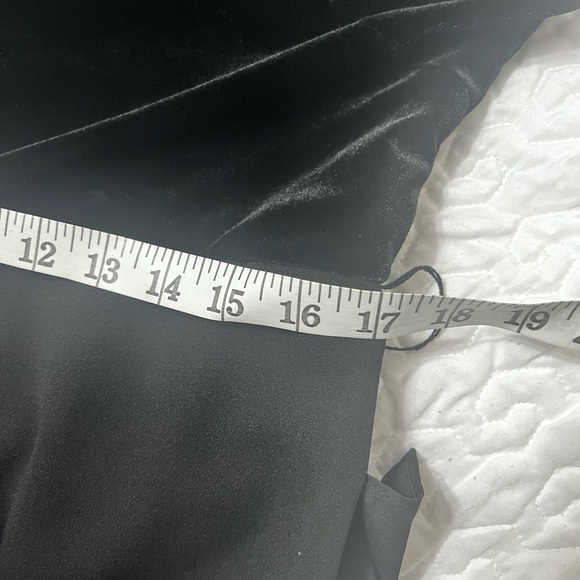 Lauren Ralph Lauren Velvet-Crepe
Sleeveless Jumpsuit 18 Black - Picture 7 of 16